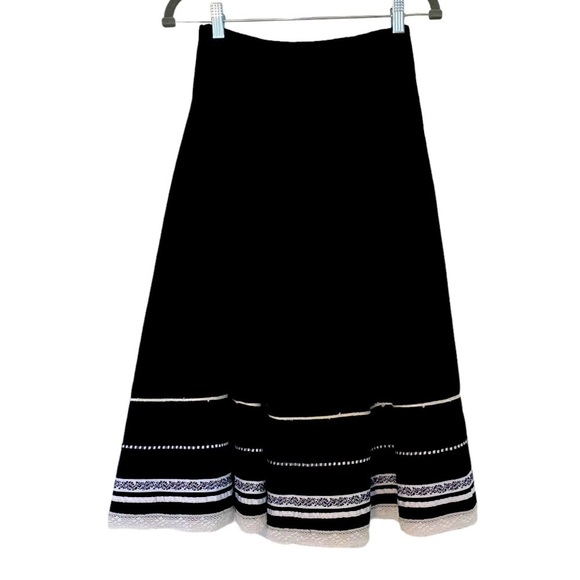 😍2/$20 Boho Sz 4 Black Cotton White Ribbon & Lace Embellished Midi Skirt - Picture 1 of 7